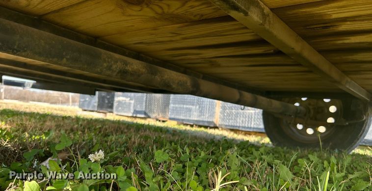 image for item DN0555 2016 Diamond C utility trailer