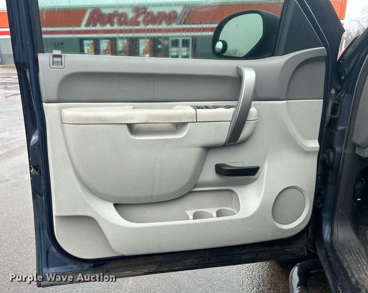 image for item DN0679 2012 Chevrolet  Silverado 1500 Crew Cab pickup truck