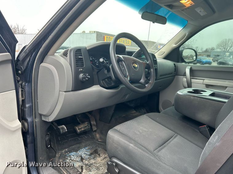 image for item DN0679 2012 Chevrolet  Silverado 1500 Crew Cab pickup truck