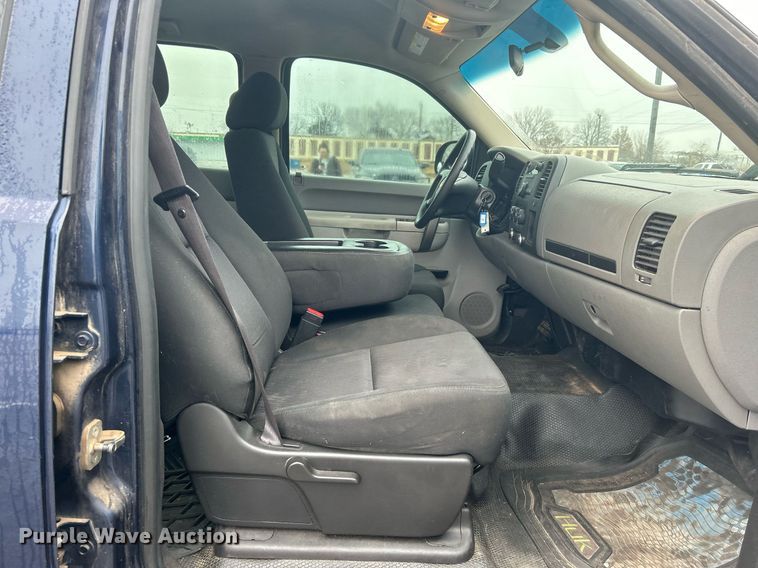 image for item DN0679 2012 Chevrolet  Silverado 1500 Crew Cab pickup truck