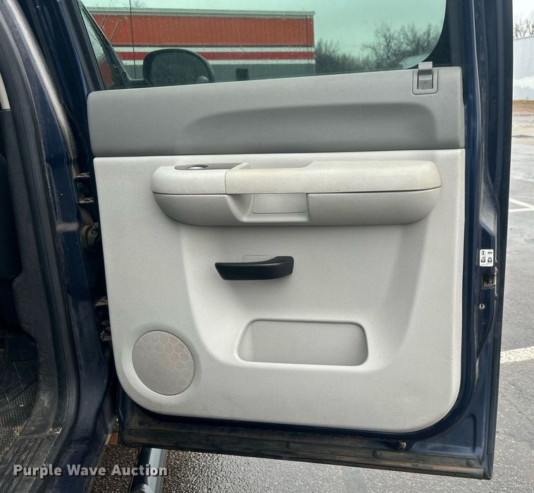 image for item DN0679 2012 Chevrolet  Silverado 1500 Crew Cab pickup truck