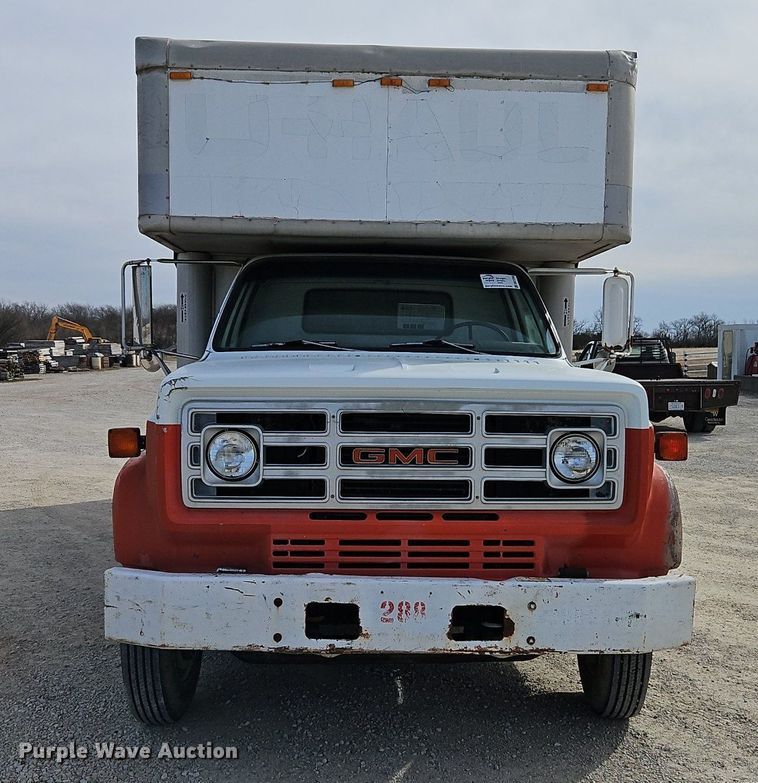 image for item DN7238 1988 GMC 6000 box truck