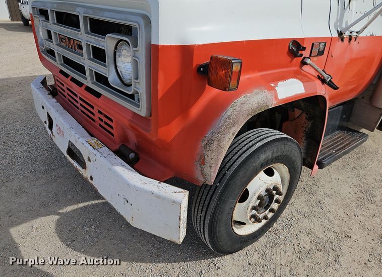 image for item DN7238 1988 GMC 6000 box truck
