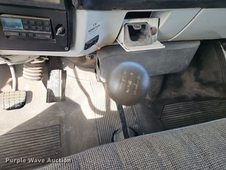 image for item DN7238 1988 GMC 6000 box truck