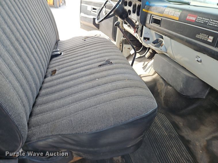 image for item DN7238 1988 GMC 6000 box truck