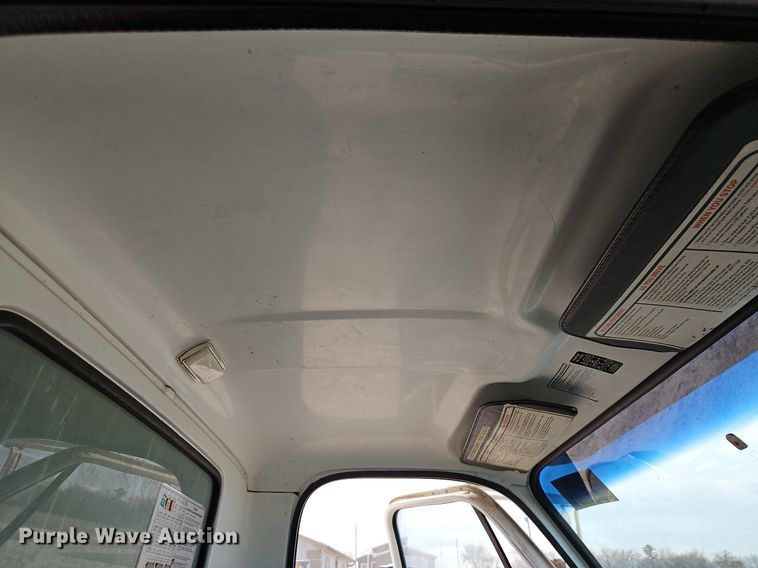 image for item DN7238 1988 GMC 6000 box truck