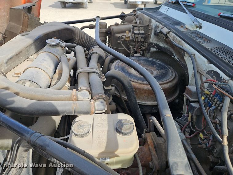 image for item DN7238 1988 GMC 6000 box truck