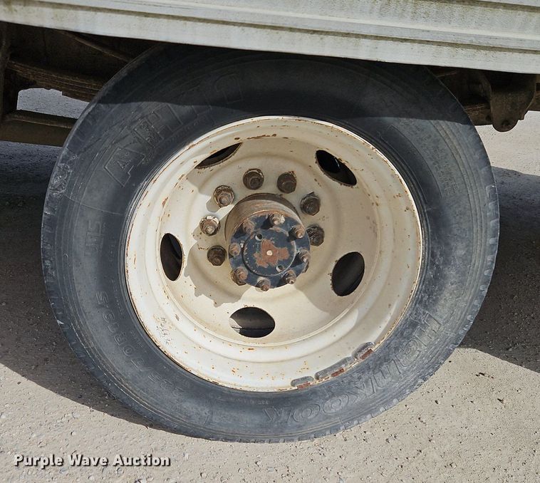 image for item DN7238 1988 GMC 6000 box truck