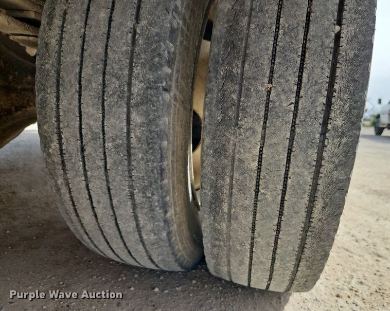 image for item DN7238 1988 GMC 6000 box truck