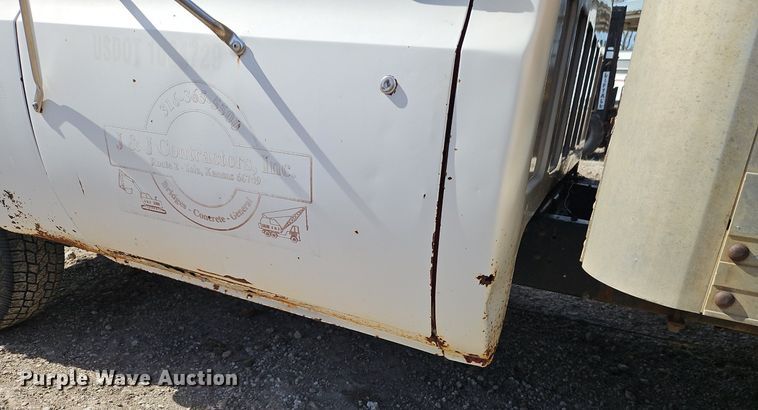 image for item DN7243 1986 Chevrolet  Custom Deluxe 30 box truck