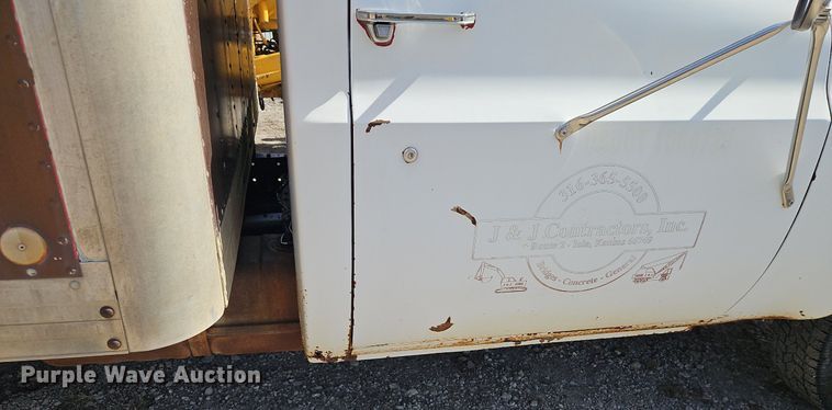 image for item DN7243 1986 Chevrolet  Custom Deluxe 30 box truck