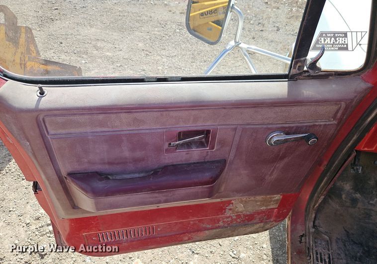 image for item DN7243 1986 Chevrolet  Custom Deluxe 30 box truck