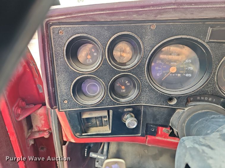 image for item DN7243 1986 Chevrolet  Custom Deluxe 30 box truck