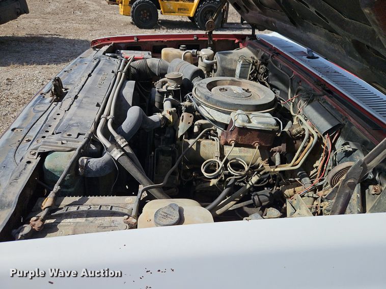 image for item DN7243 1986 Chevrolet  Custom Deluxe 30 box truck