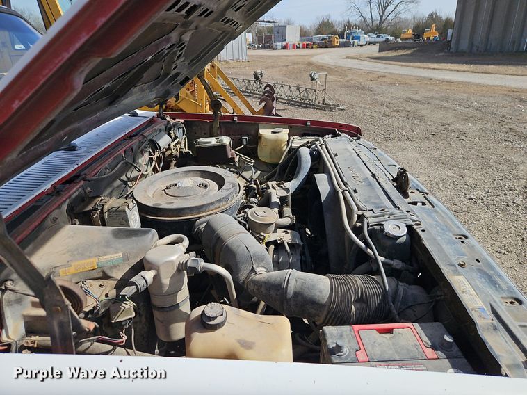 image for item DN7243 1986 Chevrolet  Custom Deluxe 30 box truck