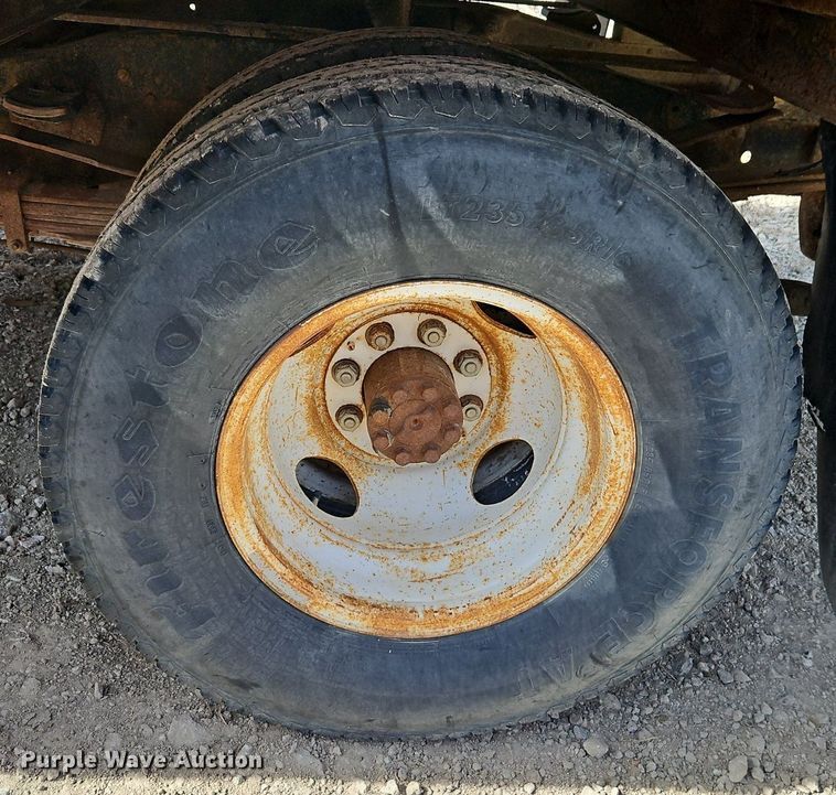 image for item DN7243 1986 Chevrolet  Custom Deluxe 30 box truck