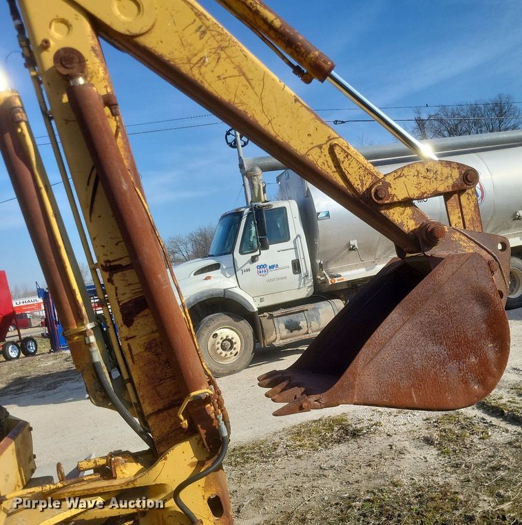 image for item DO4831 1986 Caterpillar 416 backhoe