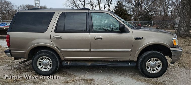 image for item DP0806 2002 Ford  Expedition XLT SUV