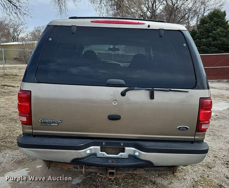 image for item DP0806 2002 Ford  Expedition XLT SUV