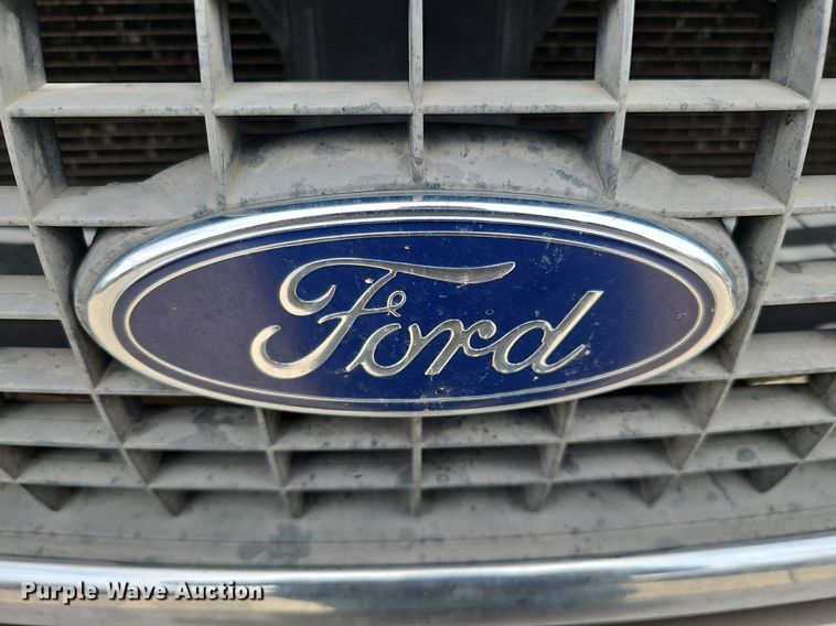 image for item DP0806 2002 Ford  Expedition XLT SUV