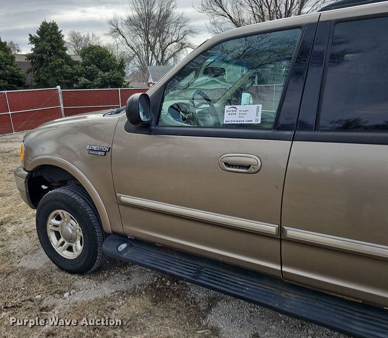image for item DP0806 2002 Ford  Expedition XLT SUV