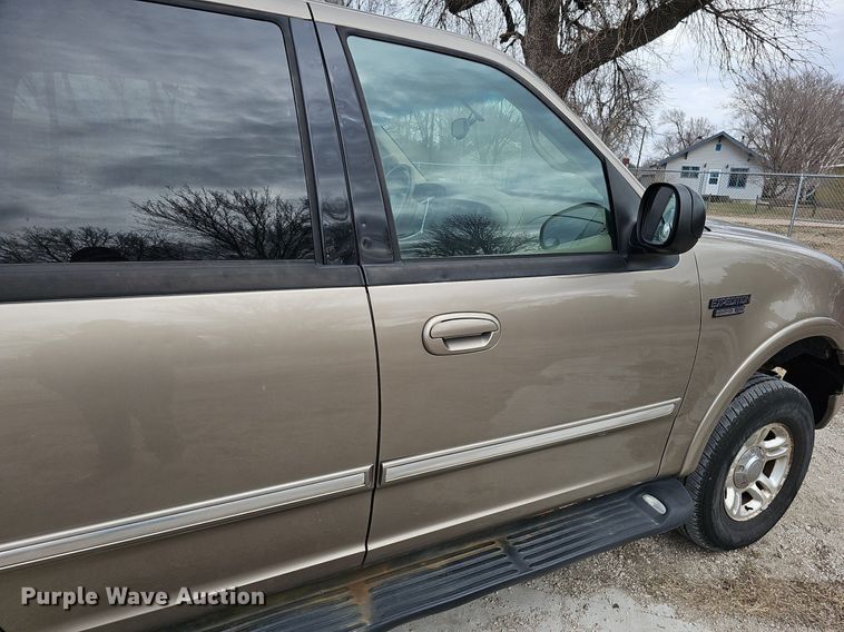 image for item DP0806 2002 Ford  Expedition XLT SUV