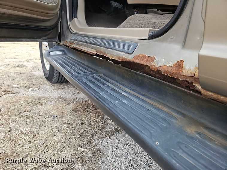 image for item DP0806 2002 Ford  Expedition XLT SUV