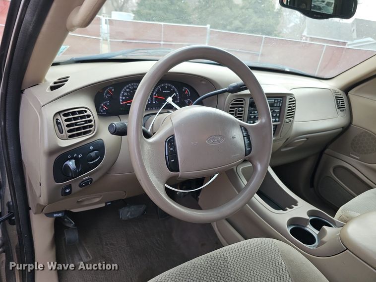 image for item DP0806 2002 Ford  Expedition XLT SUV