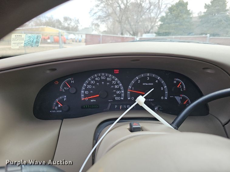 image for item DP0806 2002 Ford  Expedition XLT SUV