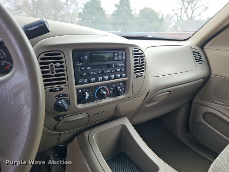 image for item DP0806 2002 Ford  Expedition XLT SUV