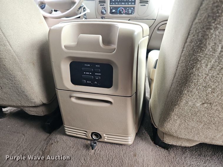 image for item DP0806 2002 Ford  Expedition XLT SUV