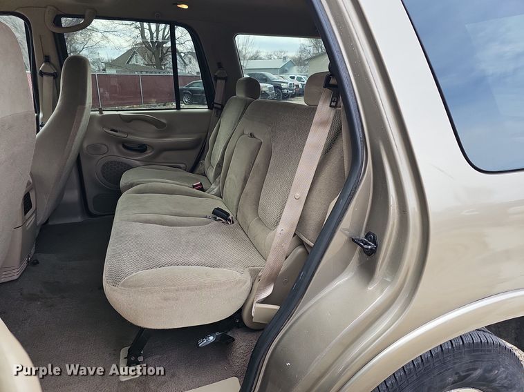 image for item DP0806 2002 Ford  Expedition XLT SUV
