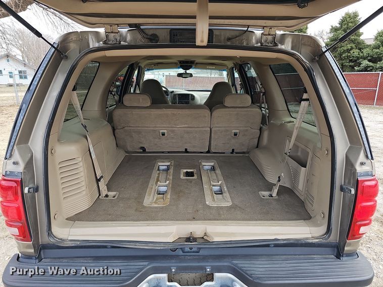 image for item DP0806 2002 Ford  Expedition XLT SUV