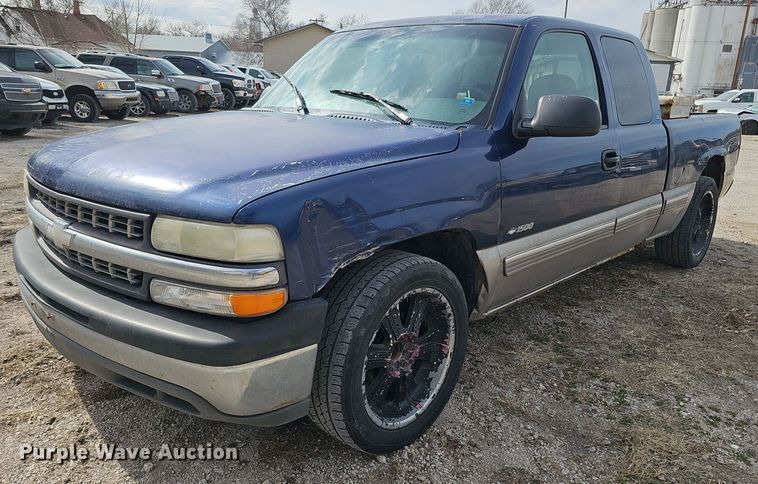 image for item DP0809 1999 Chevrolet Silverado LS Ext. Cab pickup truck