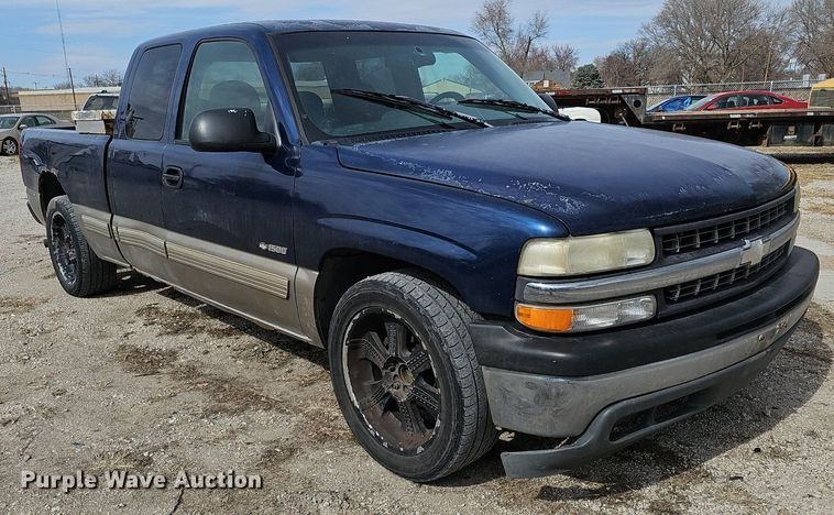image for item DP0809 1999 Chevrolet Silverado LS Ext. Cab pickup truck