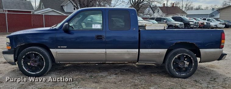 image for item DP0809 1999 Chevrolet Silverado LS Ext. Cab pickup truck