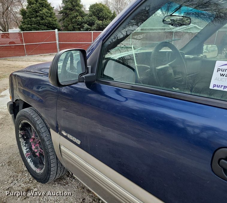 image for item DP0809 1999 Chevrolet Silverado LS Ext. Cab pickup truck