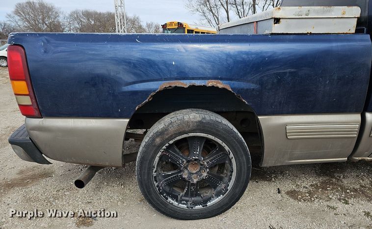 image for item DP0809 1999 Chevrolet Silverado LS Ext. Cab pickup truck