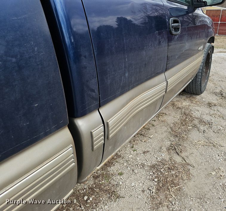 image for item DP0809 1999 Chevrolet Silverado LS Ext. Cab pickup truck