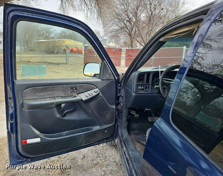 image for item DP0809 1999 Chevrolet Silverado LS Ext. Cab pickup truck