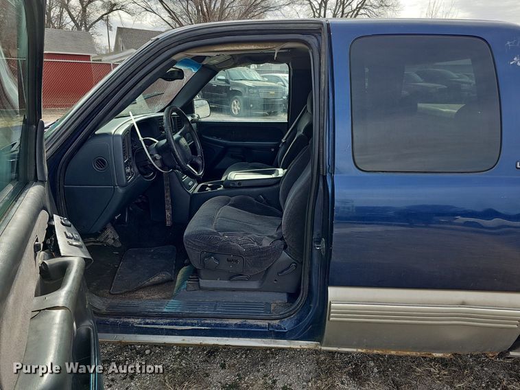 image for item DP0809 1999 Chevrolet Silverado LS Ext. Cab pickup truck