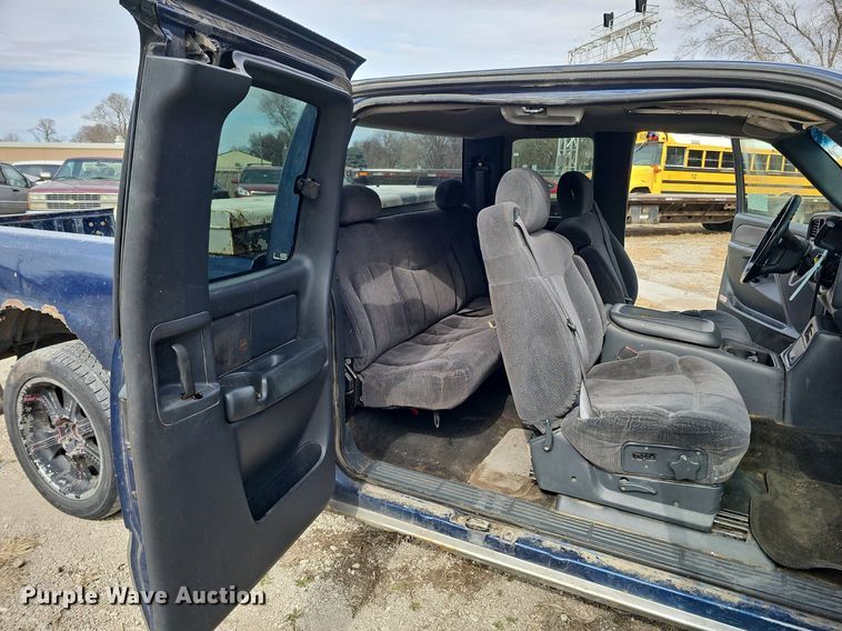 image for item DP0809 1999 Chevrolet Silverado LS Ext. Cab pickup truck