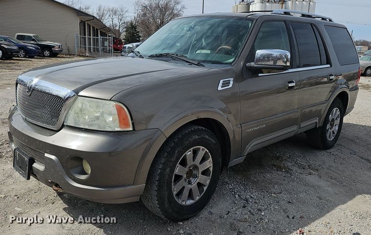 image for item DP0811 2004 Lincoln Navigator SUV