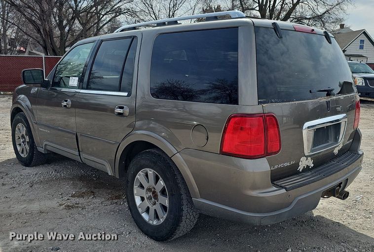 image for item DP0811 2004 Lincoln Navigator SUV