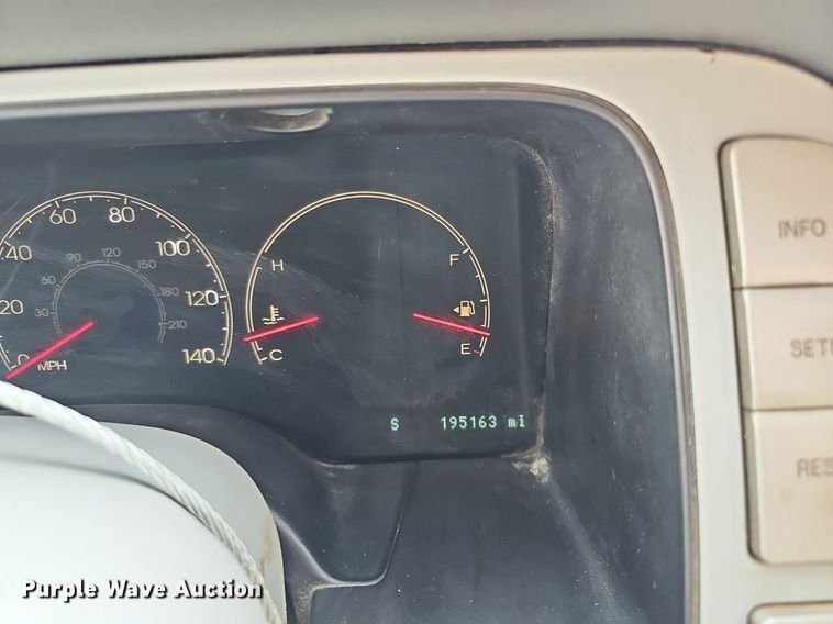 image for item DP0811 2004 Lincoln Navigator SUV