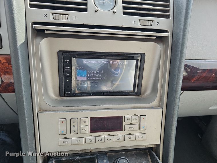 image for item DP0811 2004 Lincoln Navigator SUV