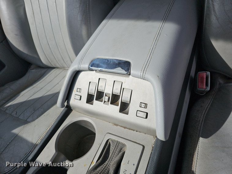 image for item DP0811 2004 Lincoln Navigator SUV