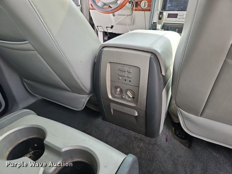 image for item DP0811 2004 Lincoln Navigator SUV