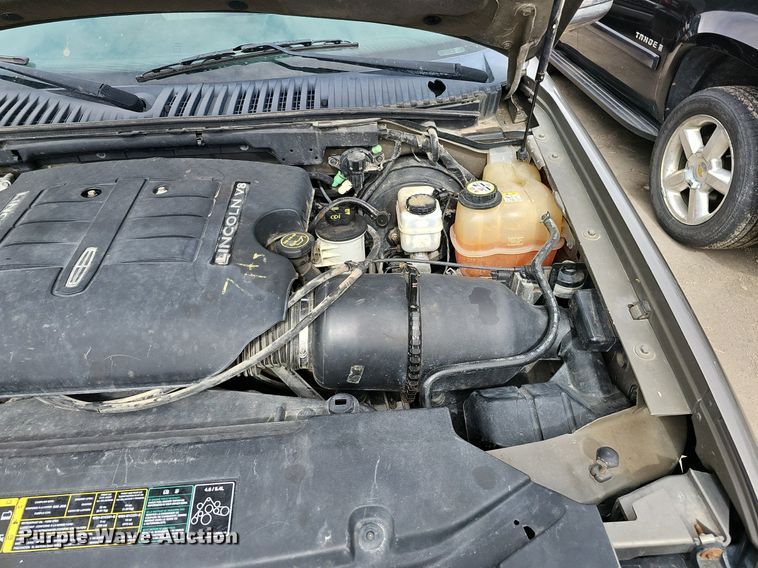 image for item DP0811 2004 Lincoln Navigator SUV