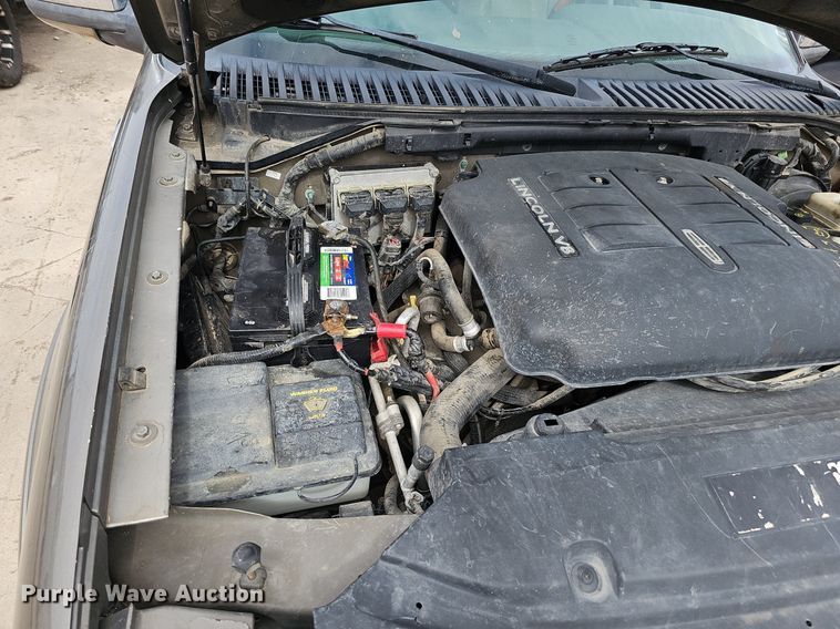 image for item DP0811 2004 Lincoln Navigator SUV